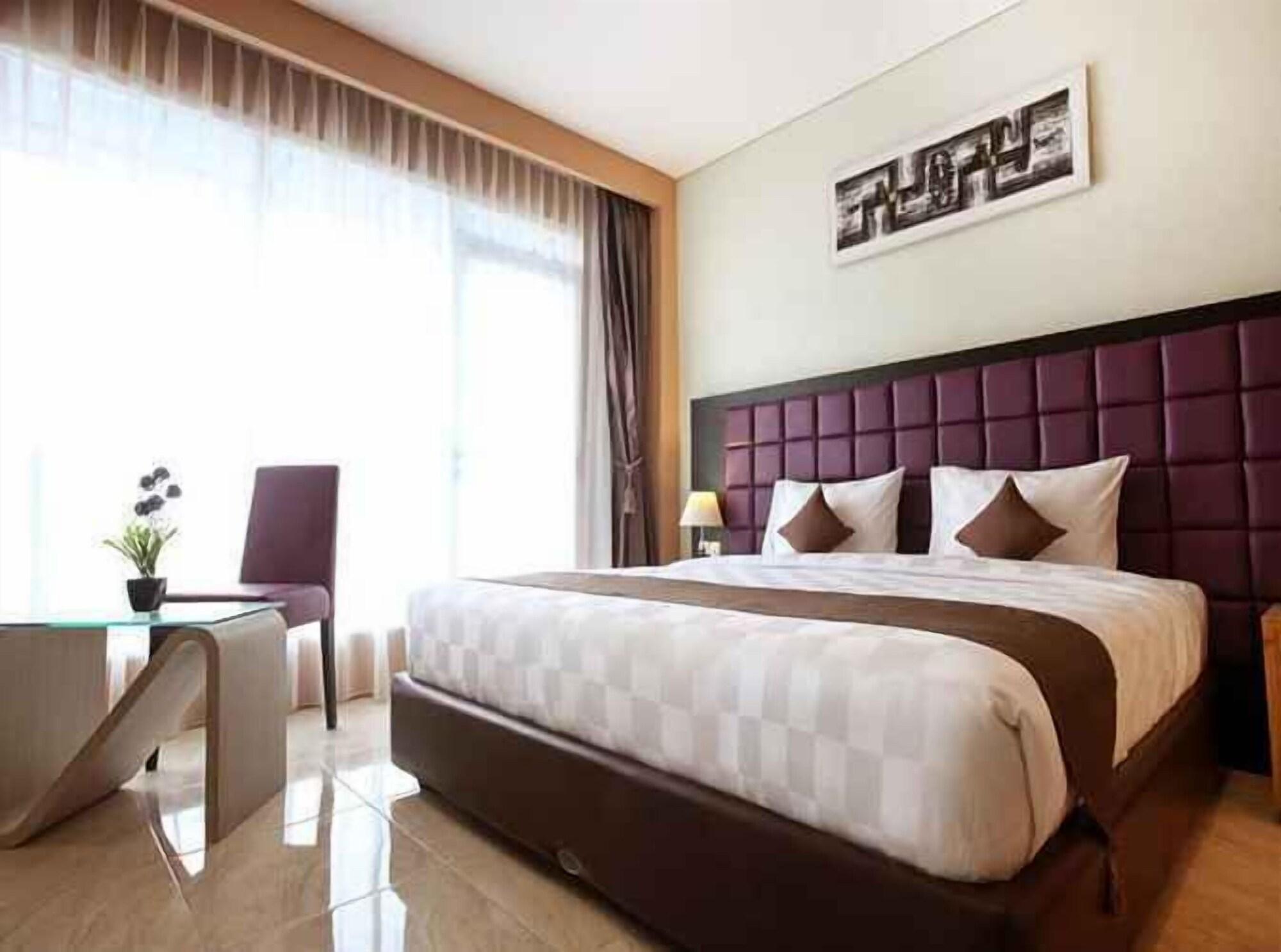 Asoka Luxury Hotel Bandar Lampung Exterior photo