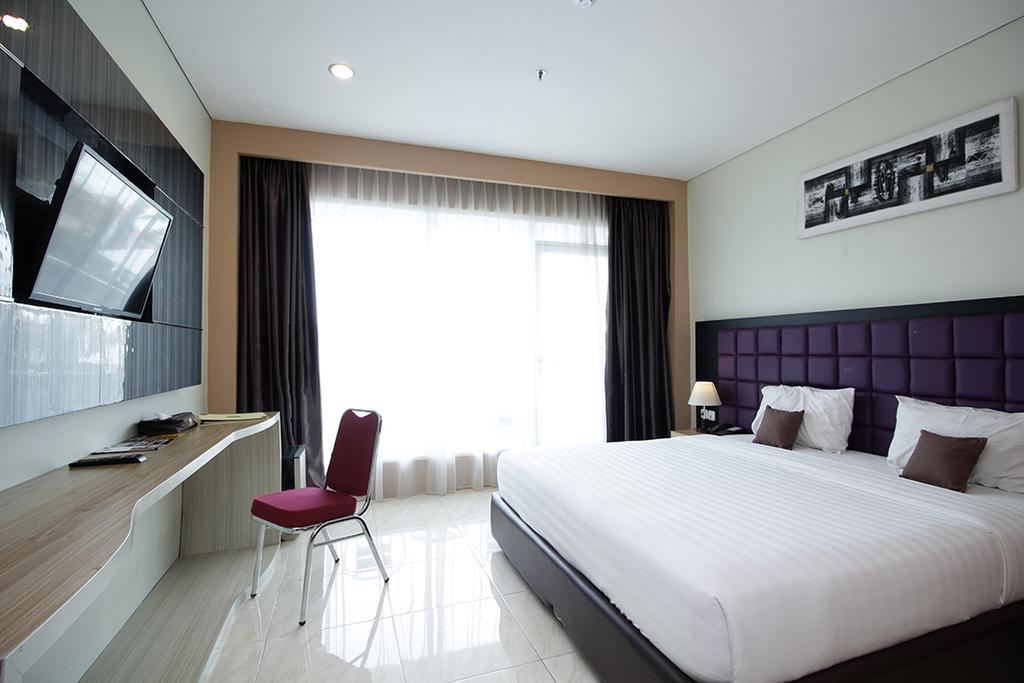 Asoka Luxury Hotel Bandar Lampung Exterior photo